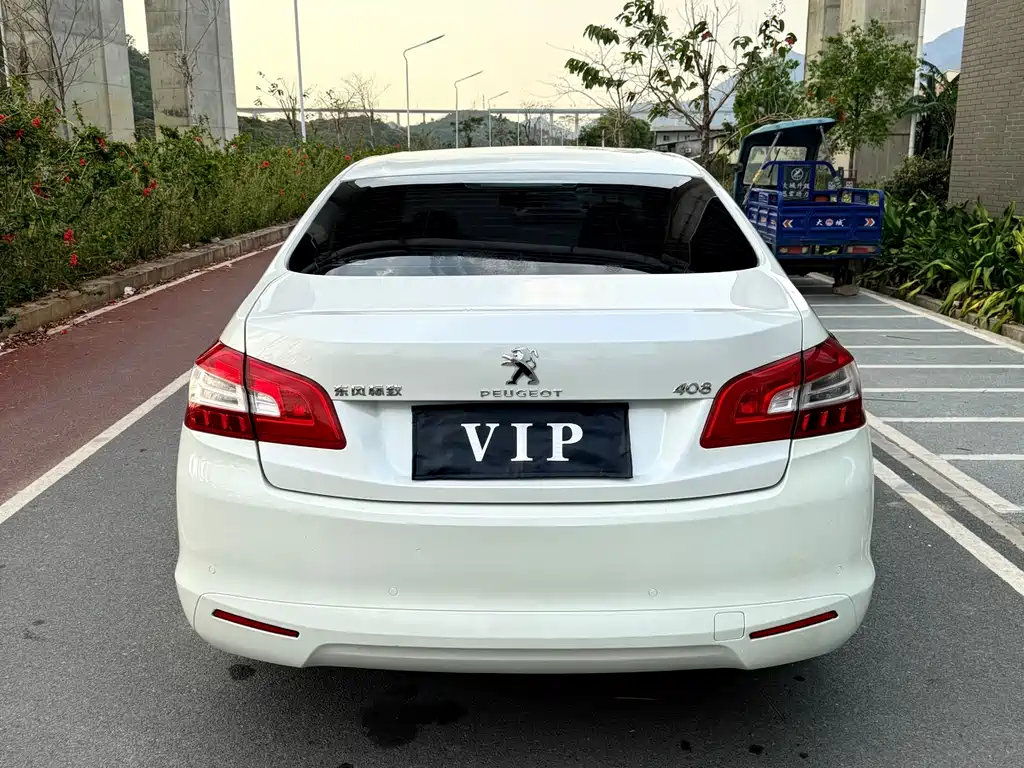 Peugeot 408 2015 1.2T automatic luxury version купить на сайте DeffCars