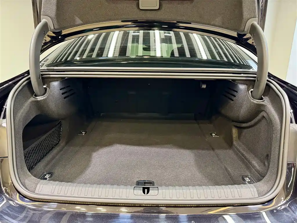 Audi A7L 2024 45 TFSI luxury model купить на сайте DeffCars