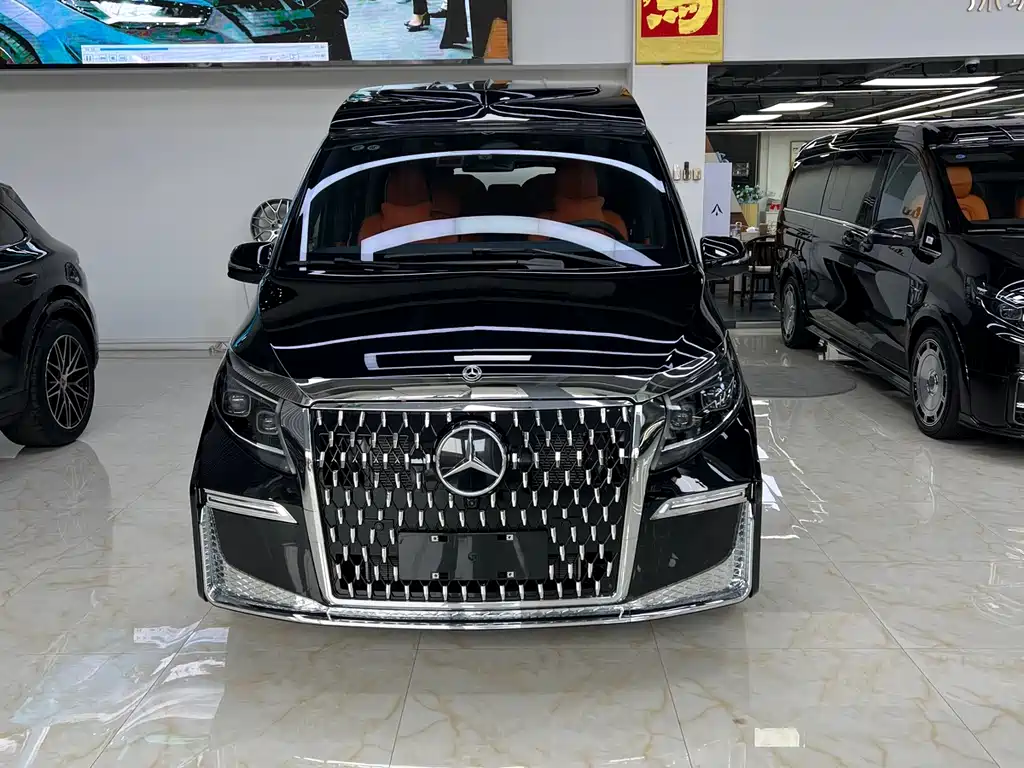 Mercedes-Benz V-Class 2024 V 300 L Long Wheelbase Luxury Edition купить на сайте DeffCars