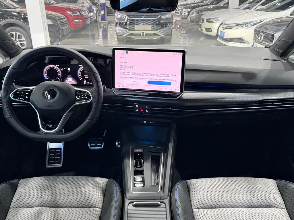 Golf 2025 facelift 300TSI R-Line купить на сайте DeffCars