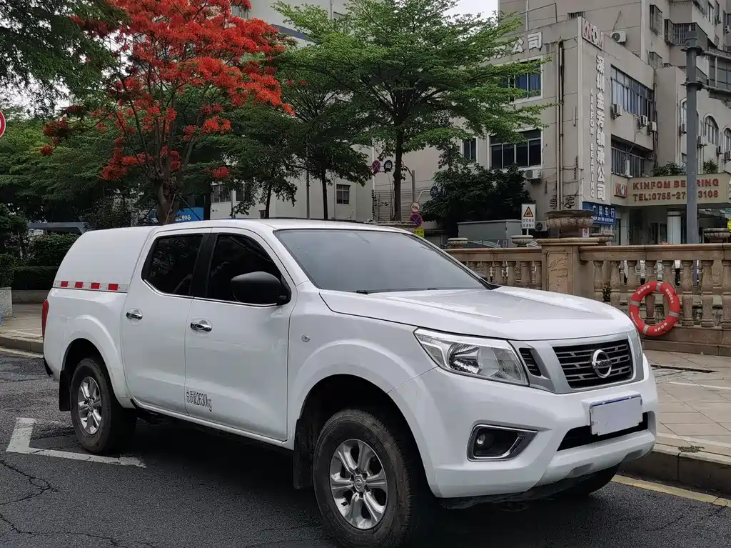 Navara 2021 2.5L manual two-wheel drive comfort model QR25 купить на сайте DeffCars