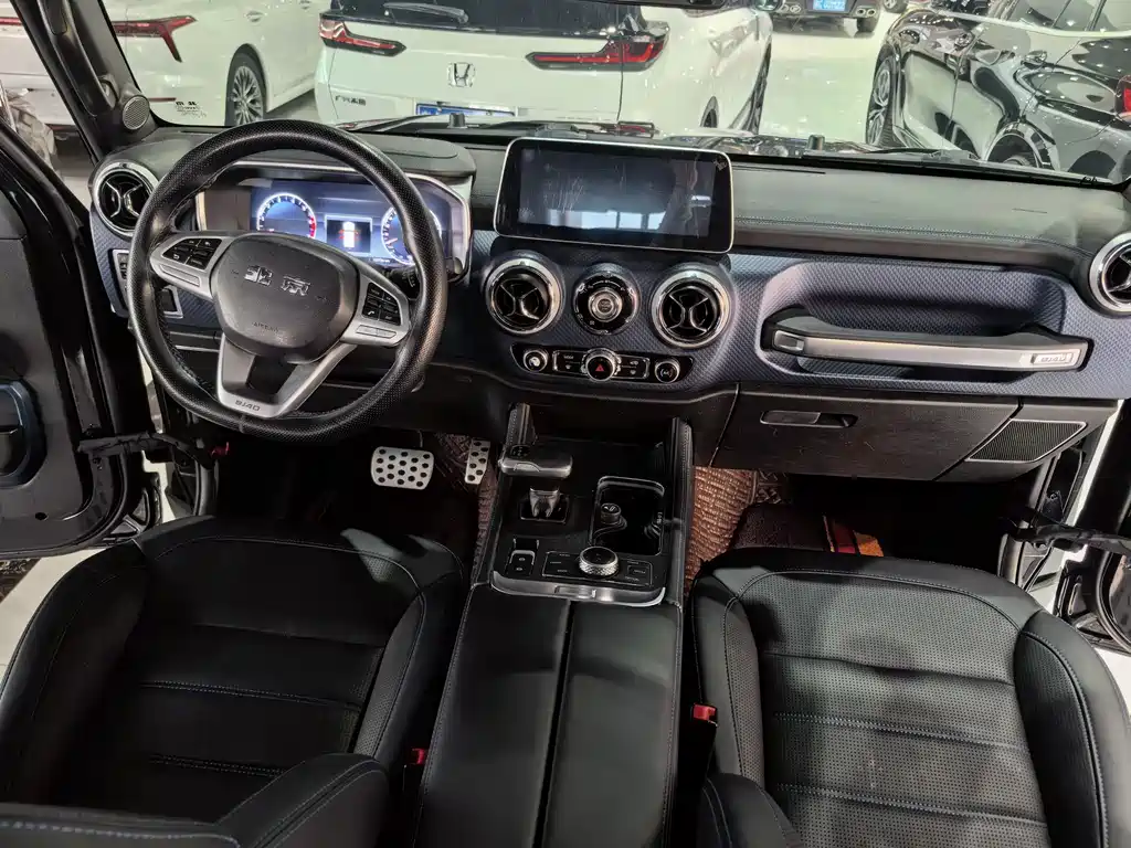 Beijing off-road BJ40 2020 2.0T automatic two-wheel drive city hunter version knight type купить на сайте DeffCars