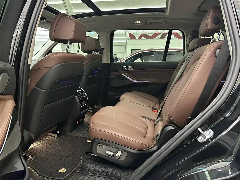 BMW X7 2021 xDrive40i Leading Luxury Package купить на сайте DeffCars