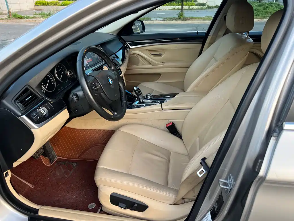 BMW 5 Series 2014 520Li Elegant купить на сайте DeffCars