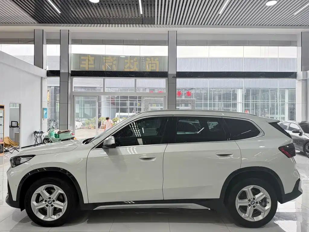 BMW X1 2023 sDrive20Li X Design Package купить на сайте DeffCars