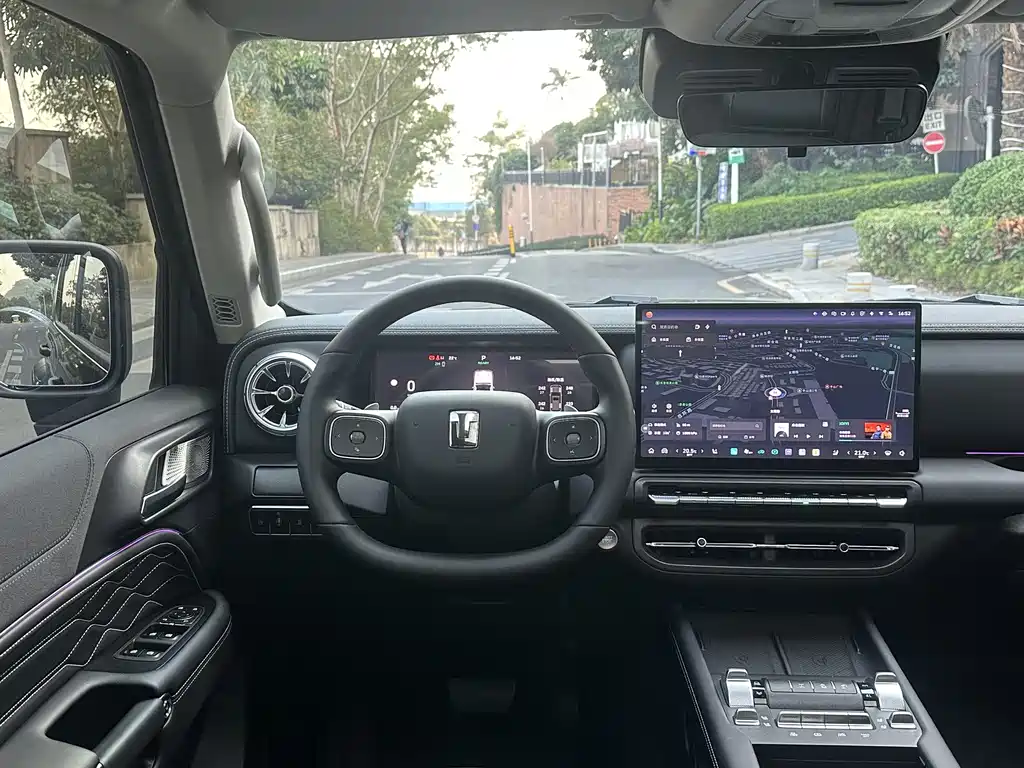 Tank 300 New Energy 2025 Hi4-T 37.1kWh купить на сайте DeffCars