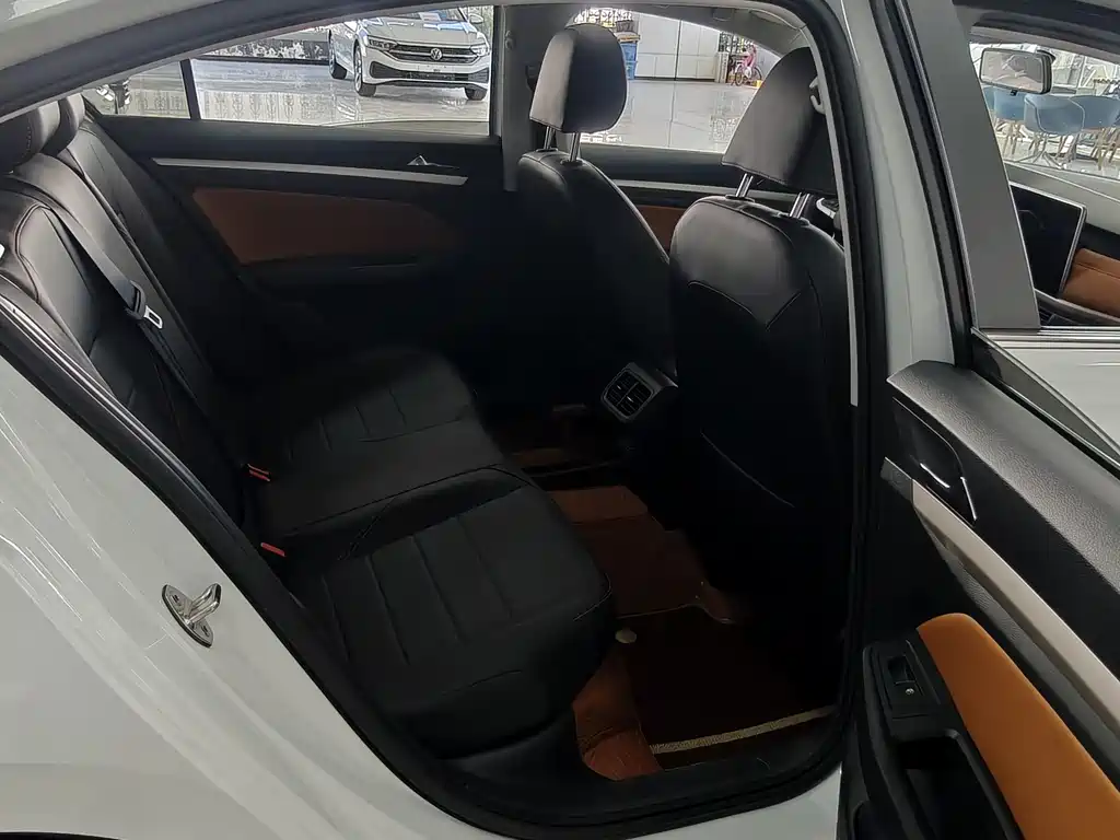Bora 2025 200TSI DSG Yue Xing Navigation Edition купить на сайте DeffCars