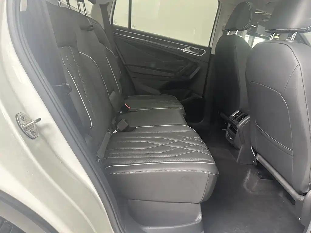 Tiguan L 2023 facelift 330TSI automatic two-wheel drive smart version купить на сайте DeffCars