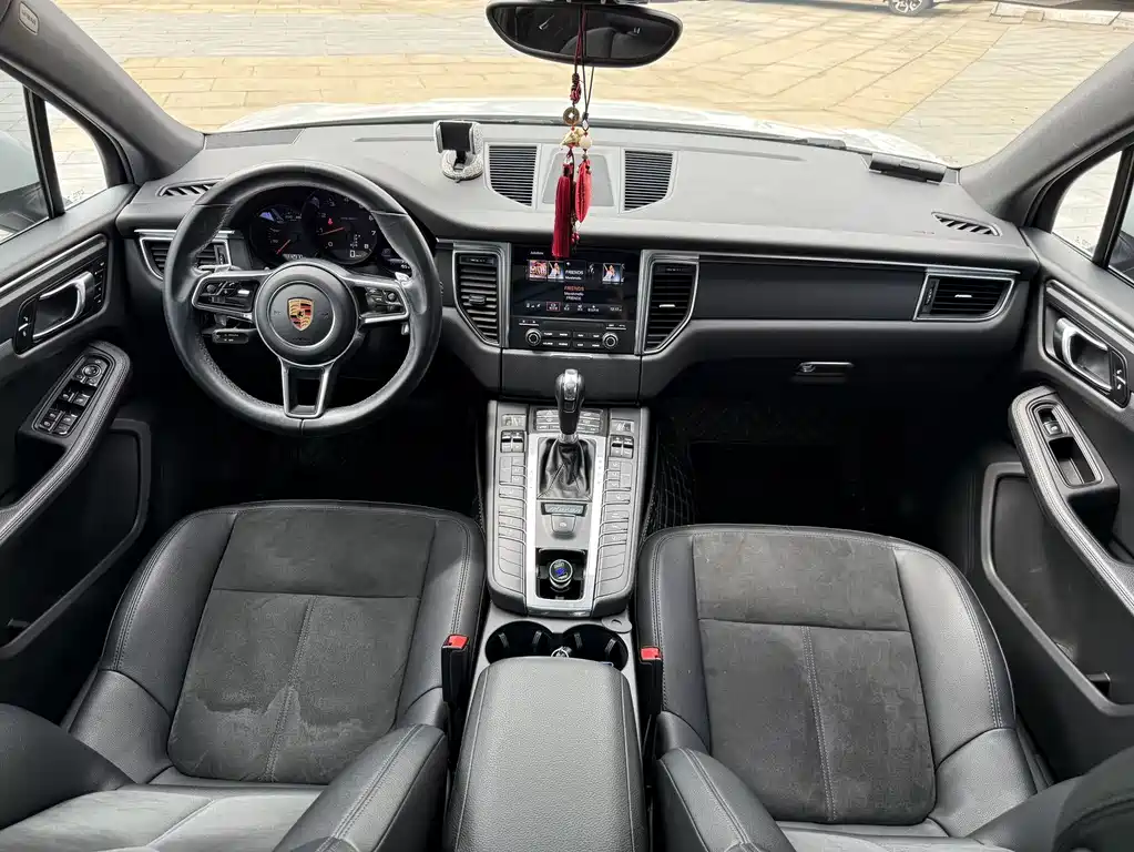 Macan 2017 Macan 2.0T купить на сайте DeffCars