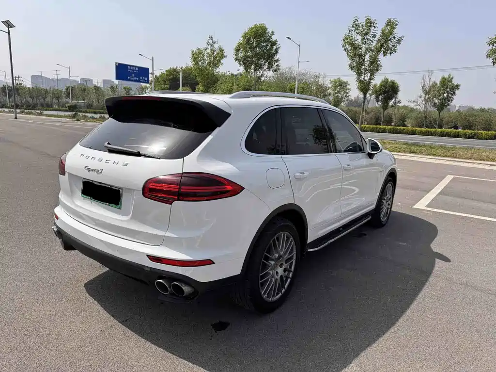 Cayenne New Energy 2016 Cayenne S E-Hybrid 3.0T купить на сайте DeffCars