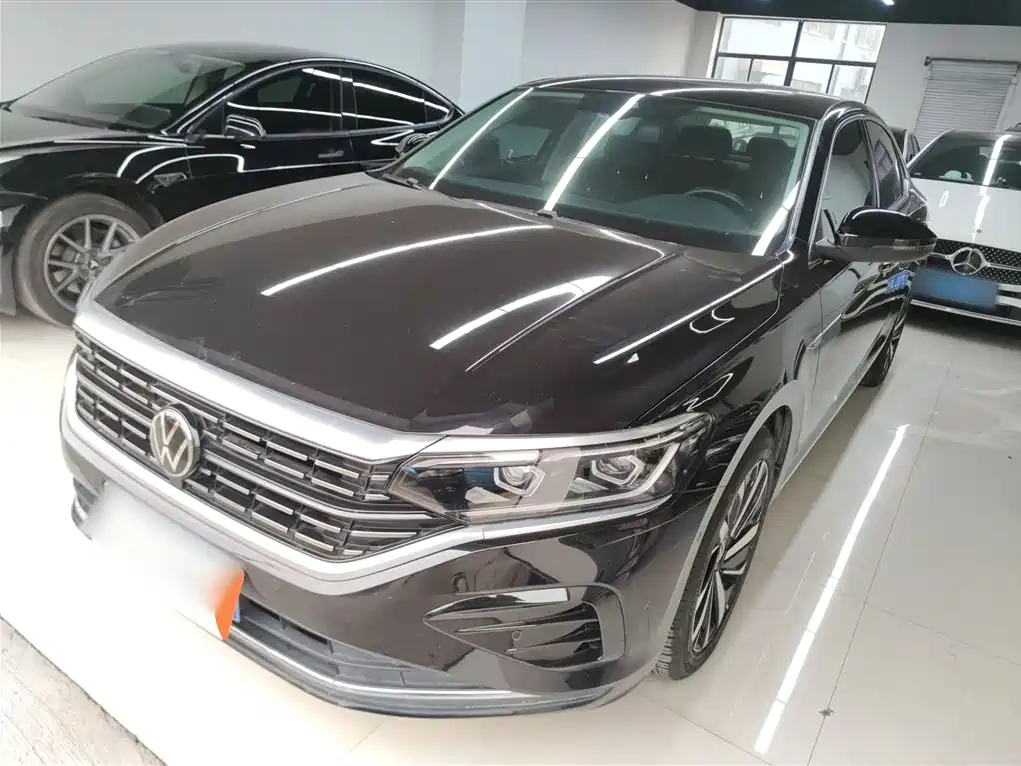 Passat 2022 330TSI Deluxe Edition купить на сайте DeffCars