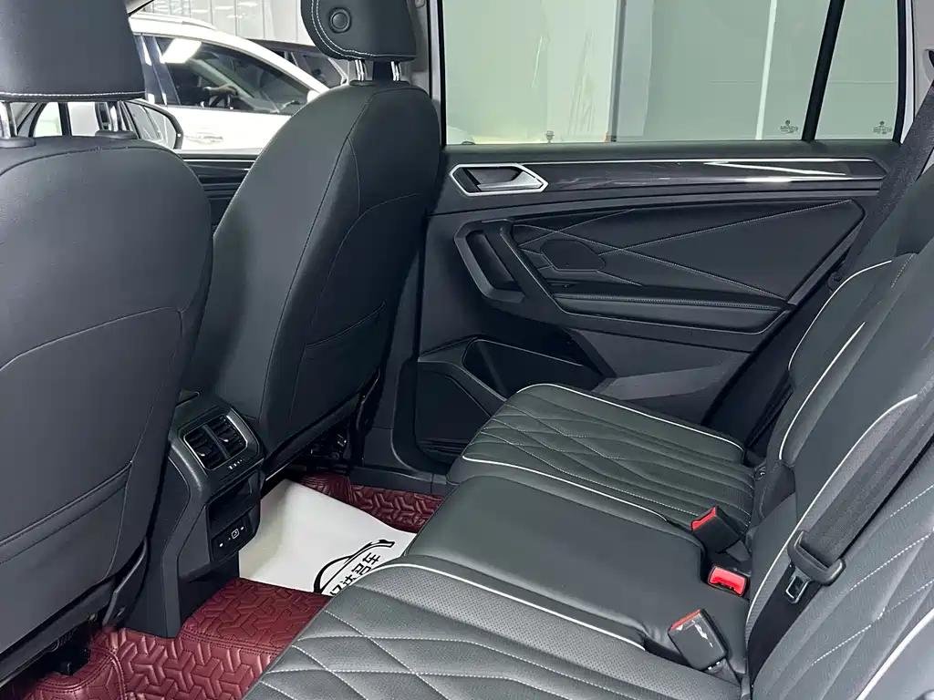 Tiguan L 2023 280TSI automatic two-wheel drive Chaochuang limited edition купить на сайте DeffCars