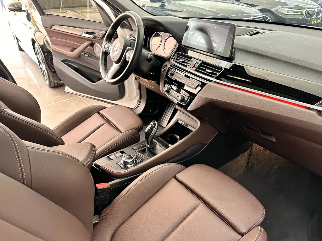 BMW X1 2022 sDrive25Li Leading Model купить на сайте DeffCars