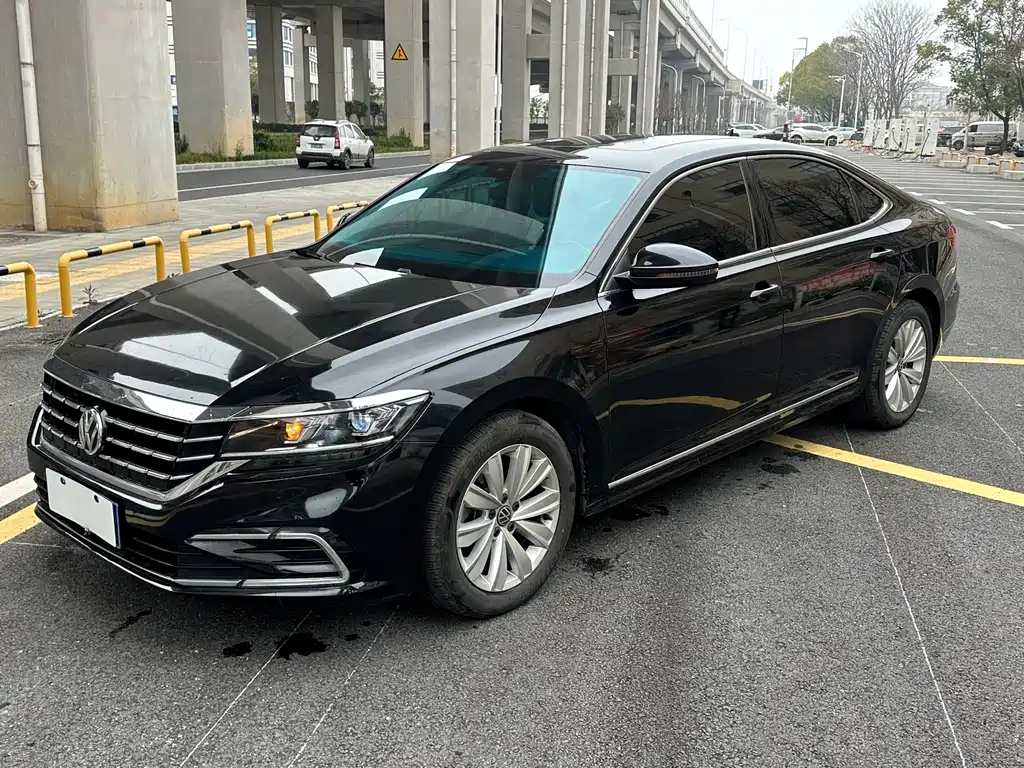 Passat 2021 330TSI Deluxe Edition купить на сайте DeffCars