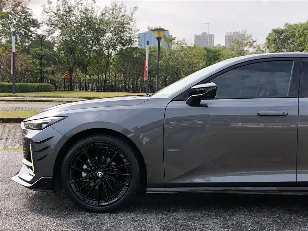 Changan UNI-V 2023 1.5T sports version купить на сайте DeffCars