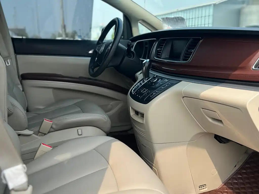 Buick GL8 2017 25S Comfort Type National V купить на сайте DeffCars