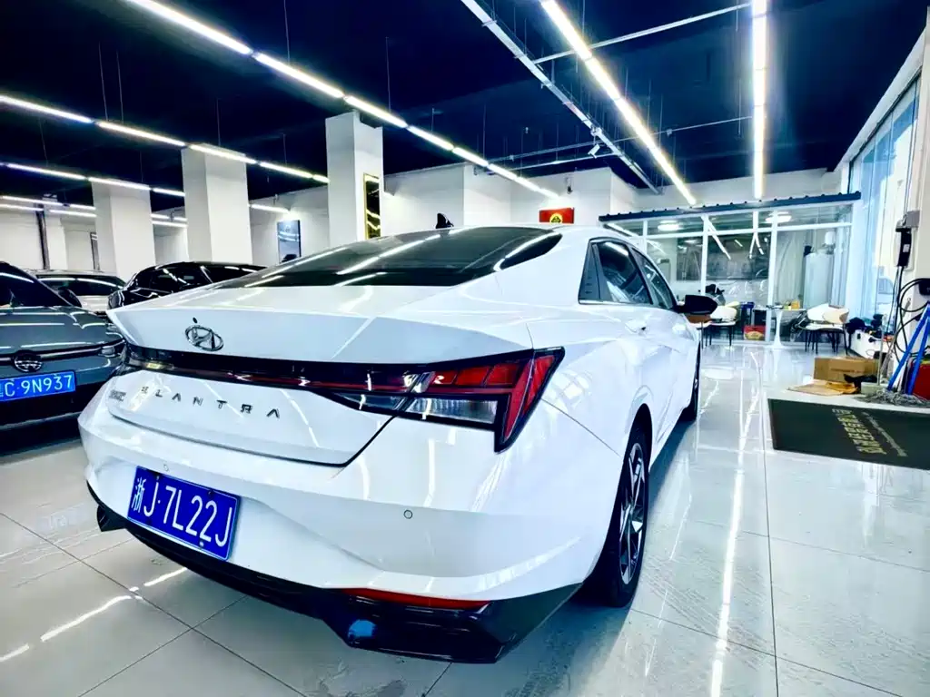 Elantra 2021 1.5L CVT LUX Premium Edition купить на сайте DeffCars