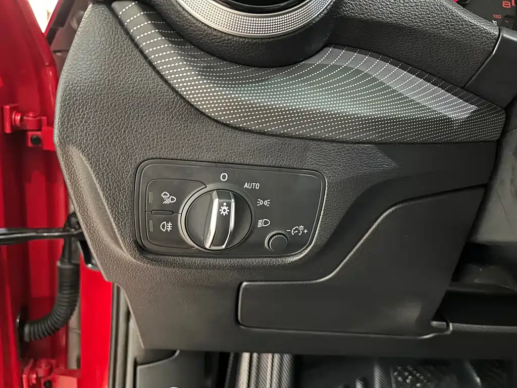 Audi Q2L 2022 35 TFSI aggressive and dynamic model купить на сайте DeffCars