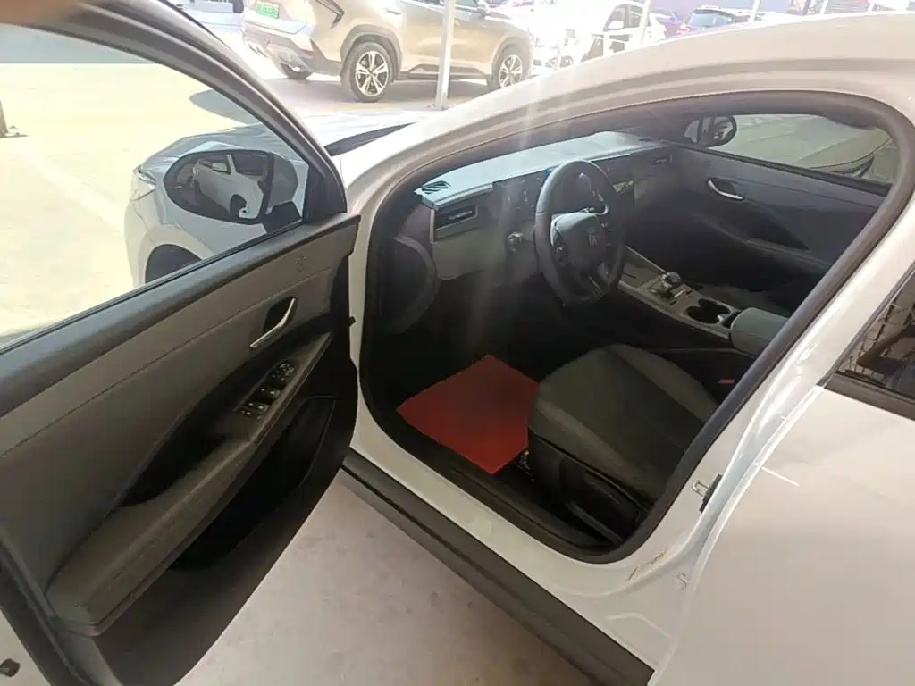 Qin PLUS 2025 DM-i smart driving version 55KM leading model купить на сайте DeffCars