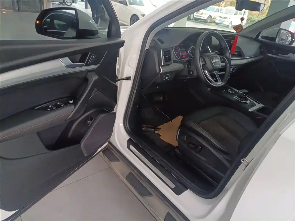 Audi Q5L 2020 facelift 40 TFSI Honorable and enterprising model купить на сайте DeffCars