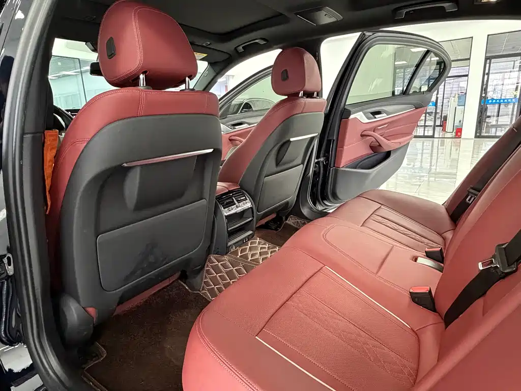 BMW 5 Series 2022 530Li Leading M Sports Package купить на сайте DeffCars