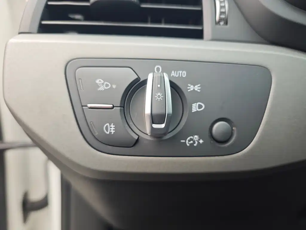 Audi A4L 2019 40 TFSI Enterprising National VI купить на сайте DeffCars