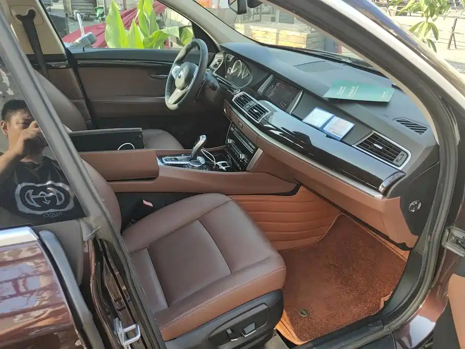 BMW 5 Series GT 2014 528i leading model купить на сайте DeffCars