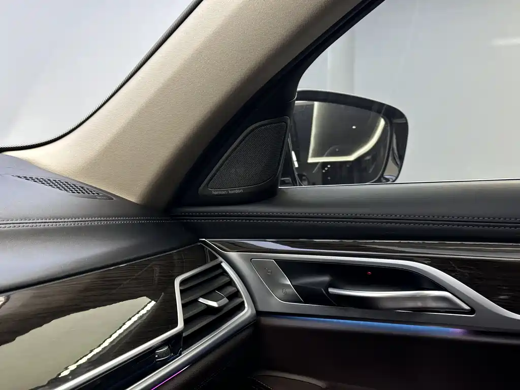 BMW 7 Series 2019 730Li Luxury Package купить на сайте DeffCars