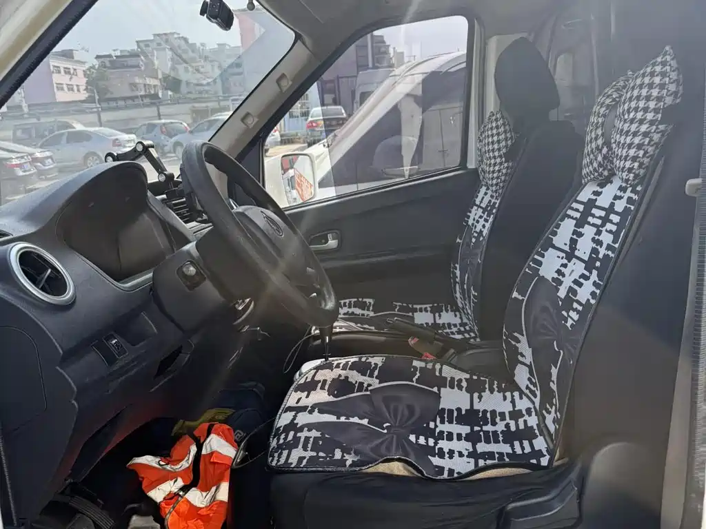 Changan Ruixing EM60 2021 pure electric van transporter 70kW купить на сайте DeffCars
