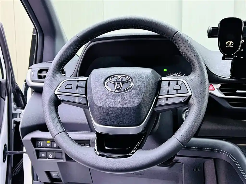 SIENNA 2024 2.5L hybrid four-wheel drive premium version купить на сайте DeffCars