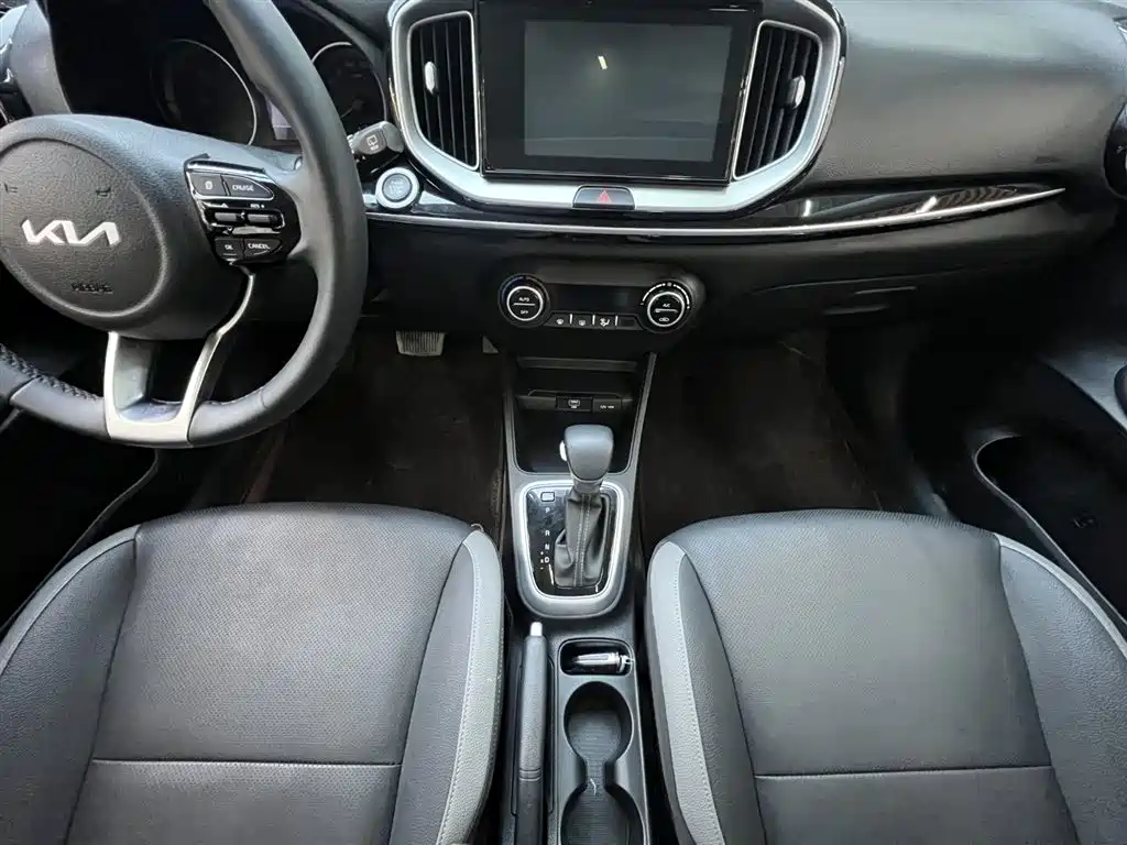 Yipao 2021 1.4L CVT fun sunroof model купить на сайте DeffCars