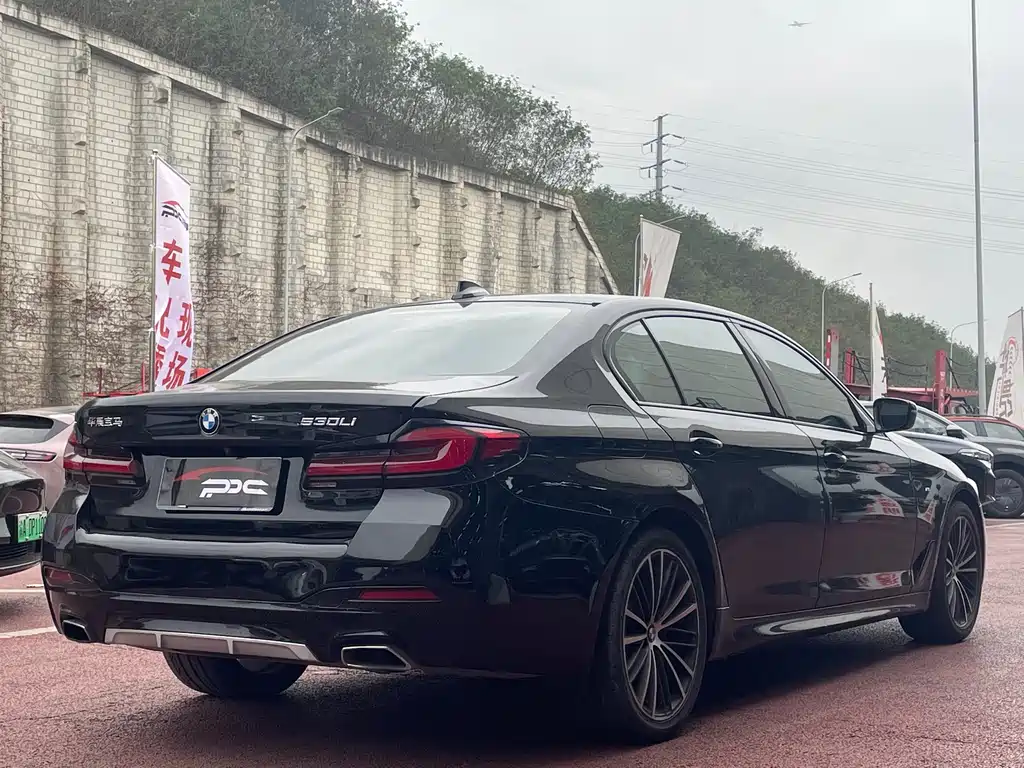 BMW 5 Series 2020 530Li Leading M Sports Package купить на сайте DeffCars