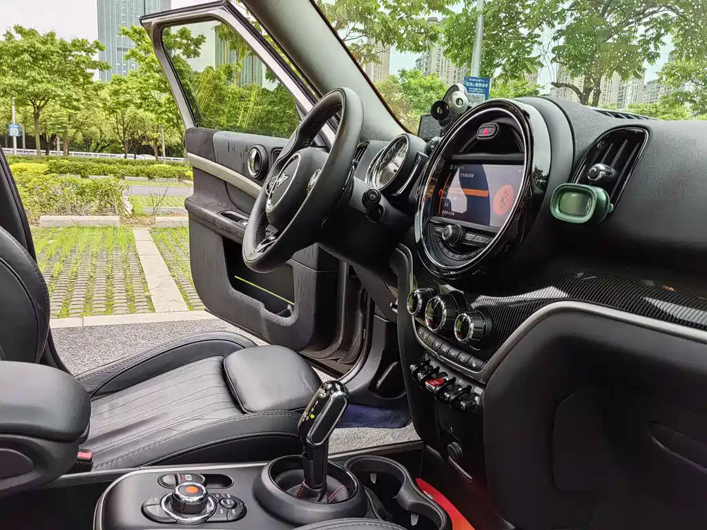MINI COUNTRYMAN 2019 2.0T COOPER S ALL4 Artist купить на сайте DeffCars