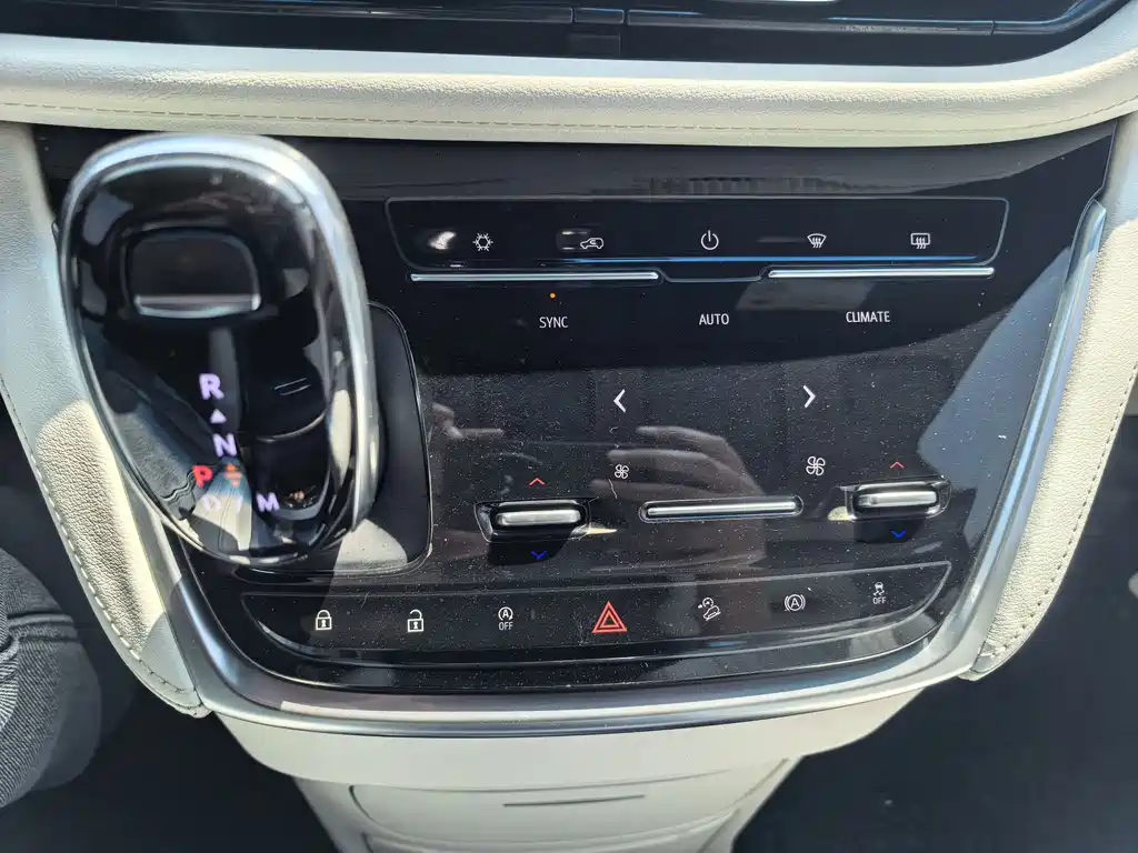 Buick GL8 2020 Avenir Four-seater Premium Edition купить на сайте DeffCars
