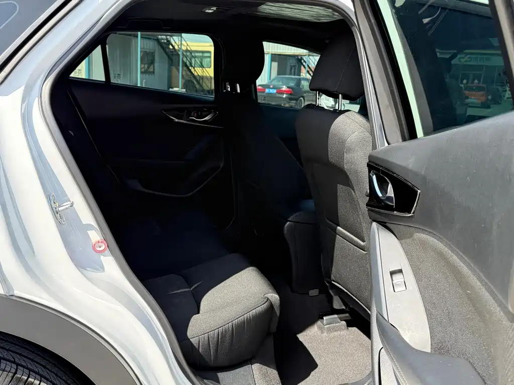 Mazda CX-4 2021 2.0L automatic two-wheel drive Blue Sky Vitality Edition купить на сайте DeffCars