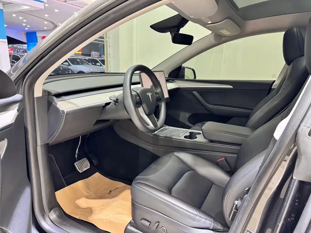 Model Y 2024 rear-wheel drive version купить на сайте DeffCars