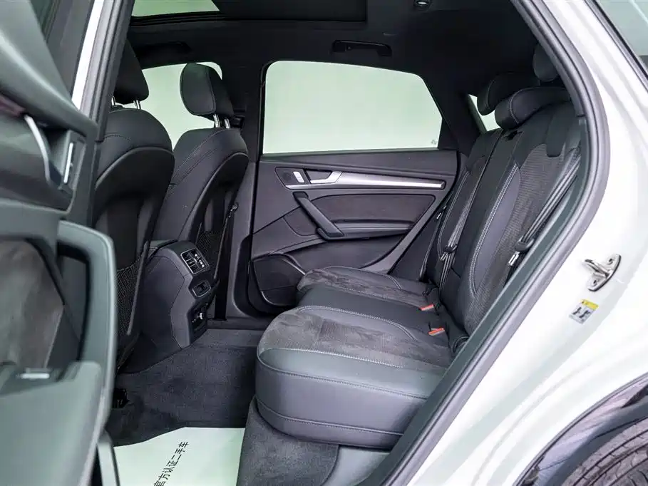 Audi Q5L Sportback 2023 40 TFSI luxury model купить на сайте DeffCars