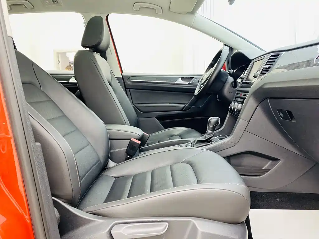 Golf·Jialu 2016 230TSI automatic luxury model купить на сайте DeffCars