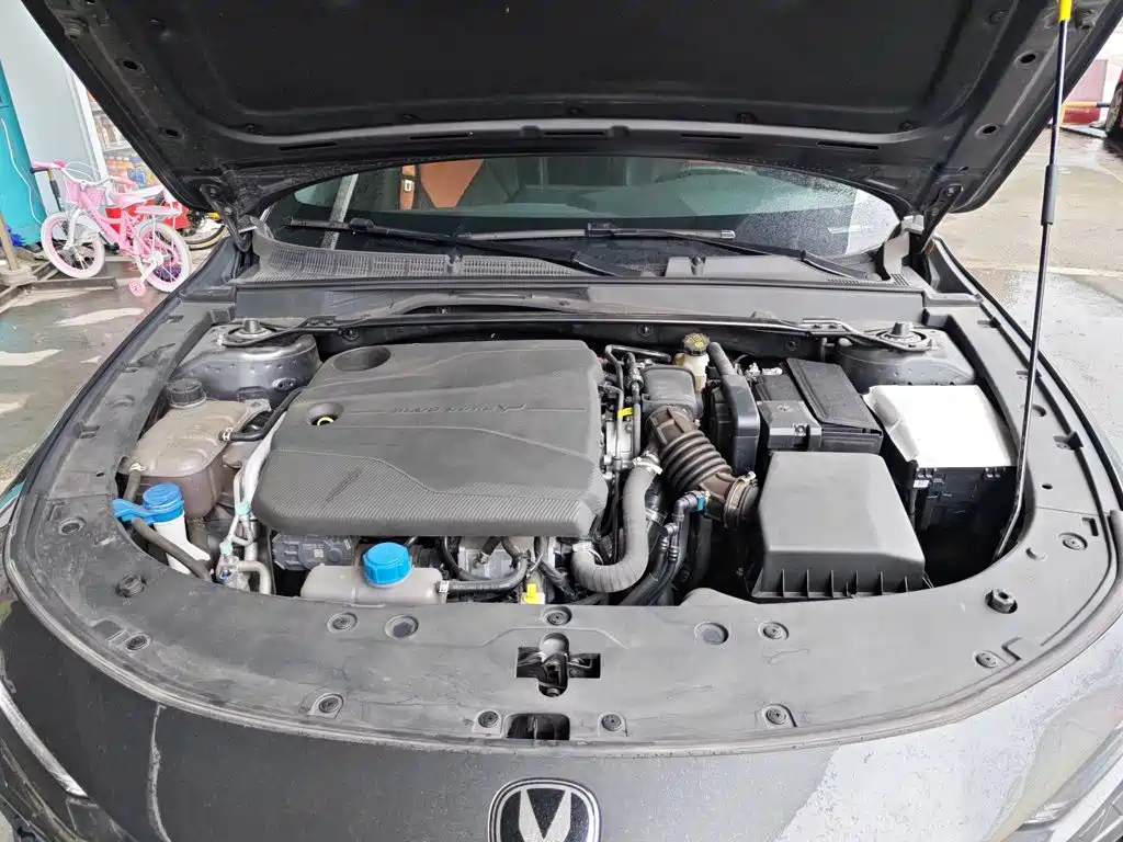 Changan UNI-V 2022 1.5T premium model купить на сайте DeffCars