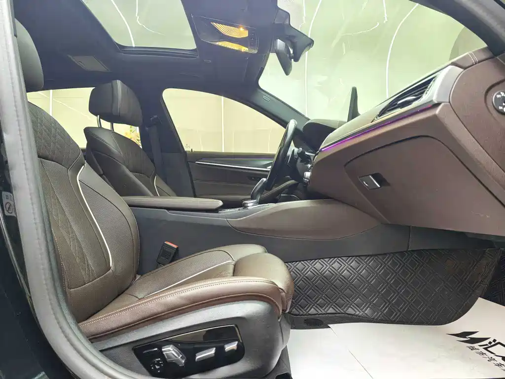 BMW 5 Series 2023 530Li Exclusive M Sports Package купить на сайте DeffCars