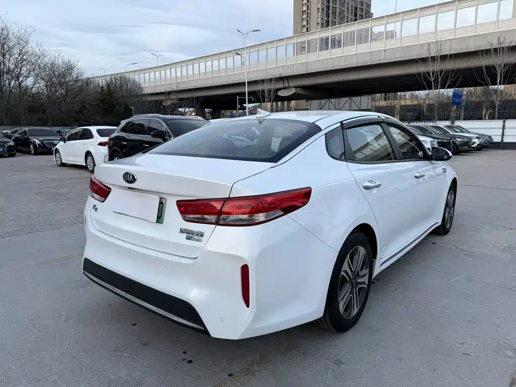 Kia K5 New Energy 2018 2.0L Smart Edition купить на сайте DeffCars