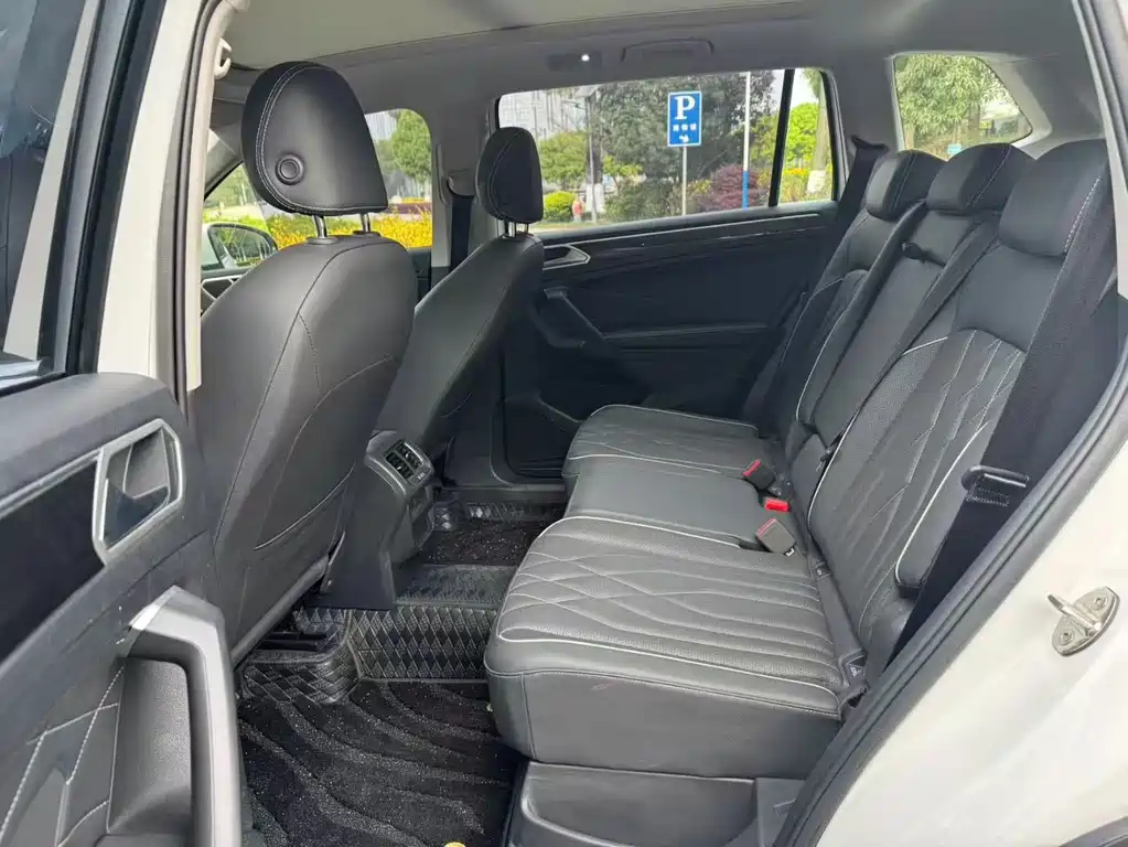 Tiguan L 2023 300TSI automatic two-wheel drive smart version купить на сайте DeffCars