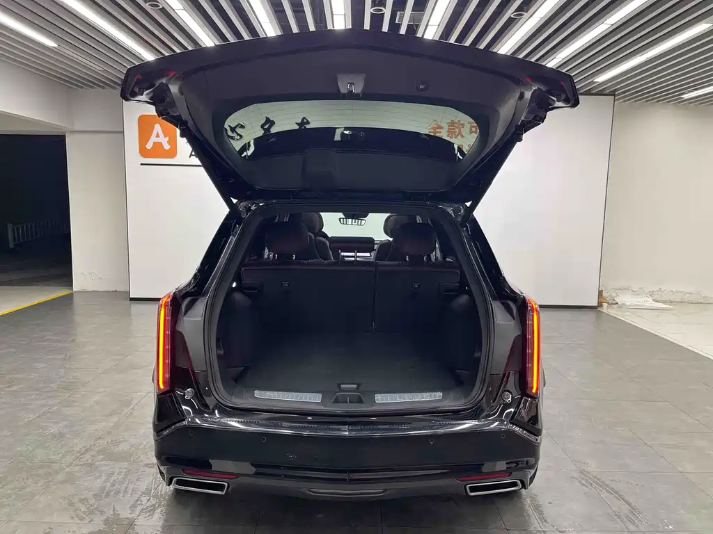 Cadillac XT5 2025 2.0T Platinum model купить на сайте DeffCars