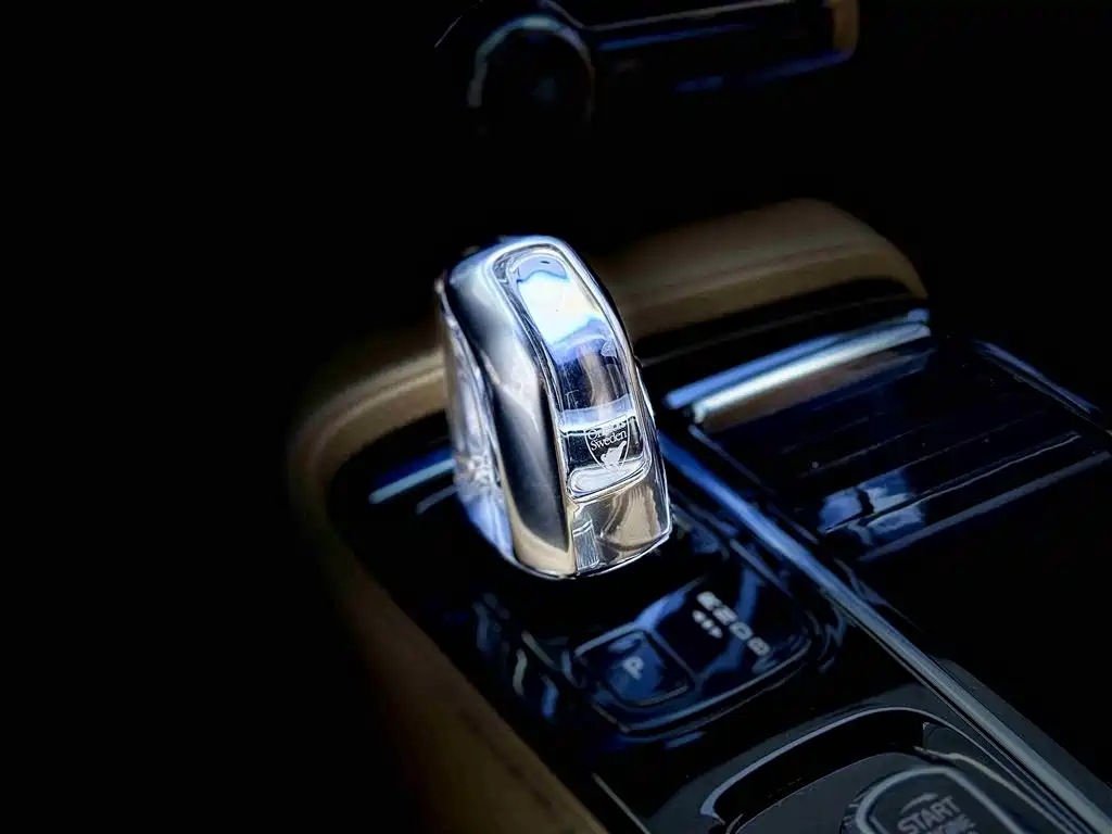 Volvo S90 Plug-in Hybrid 2019 T8 E-Drive Hybrid Zhiya Edition National VI купить на сайте DeffCars