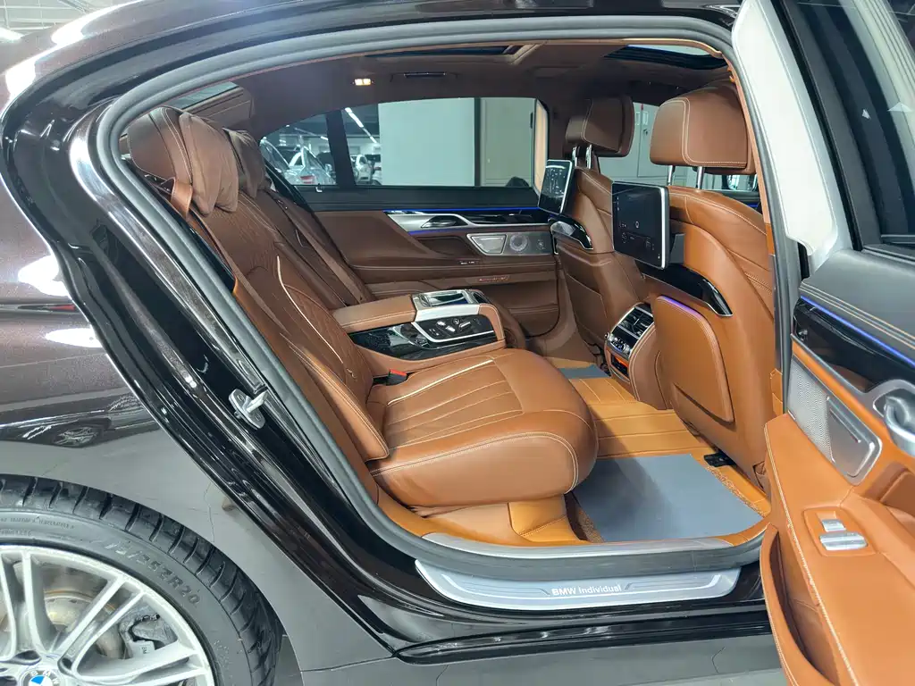BMW 7 Series 2018 740Li xDrive Exclusive Excellence Package купить на сайте DeffCars