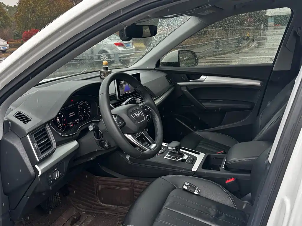 Audi Q5L 2020 40 TFSI enjoys fashionable style купить на сайте DeffCars