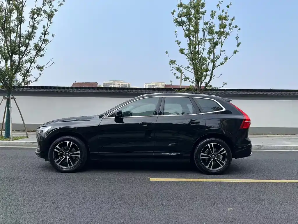Volvo XC60 2019 T5 4WD Zhiyuan Edition National VI купить на сайте DeffCars