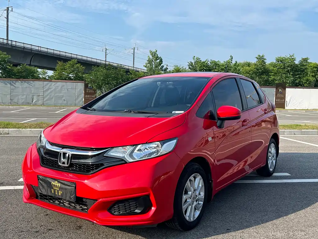 Fit 2018 1.5L CVT Comfort Sunroof Edition купить на сайте DeffCars