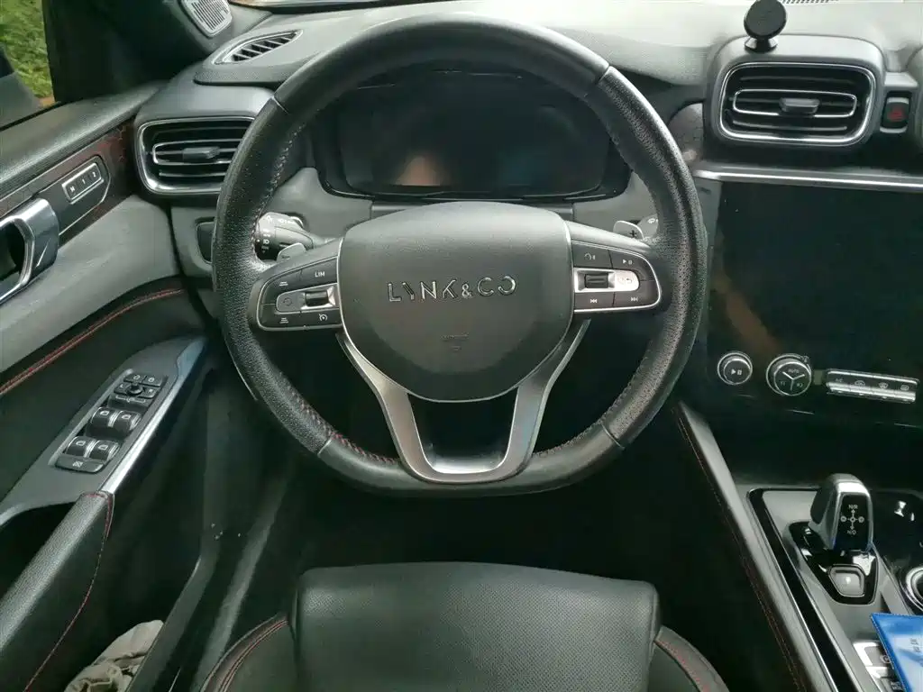 Lynk & Co 03 2019 2.0TD Automatic Pro Edition купить на сайте DeffCars