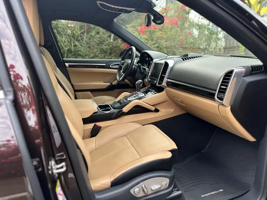 Cayenne New Energy 2016 Cayenne S E-Hybrid 3.0T купить на сайте DeffCars